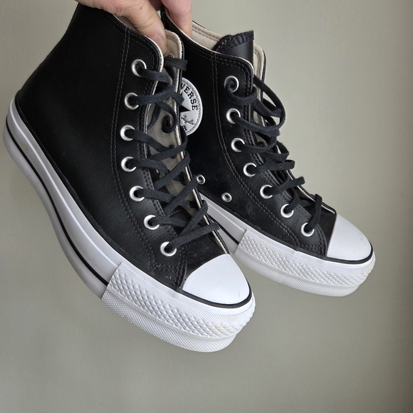 Converse LIKE NEW Leather Chuck Taylor All Star Lift High Top Sz 7 - Picture 6 of 14